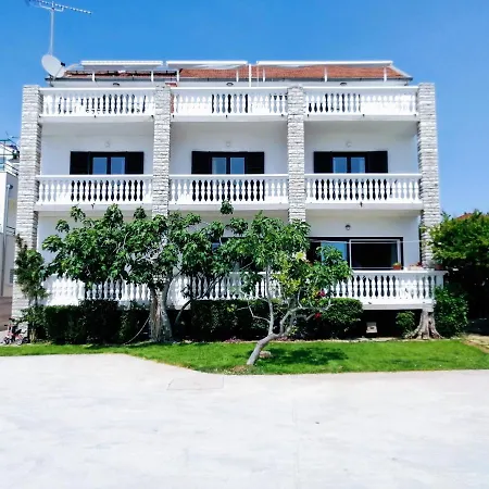 Apartments Tiho&Marija Tribunj (Sibenik-Knin) Exterior photo